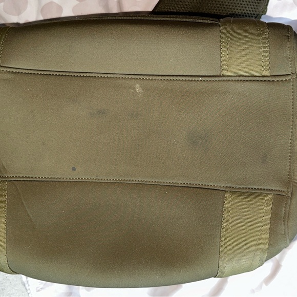 Medium LANDON NEOPRENE CARRYALL BAG - Picture 5 of 5